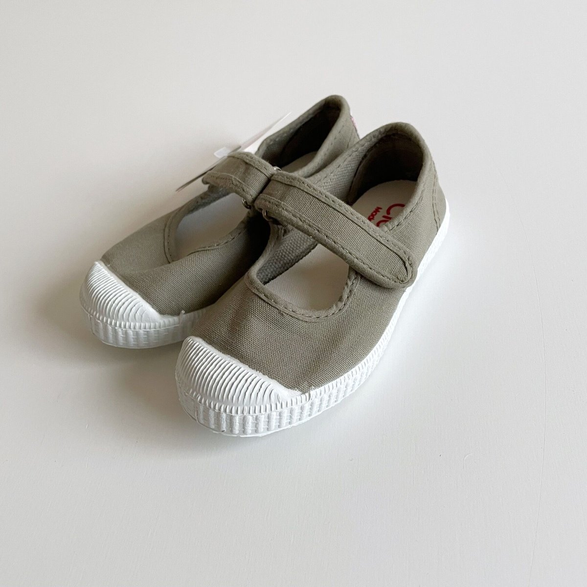 Cienta ベルクロワンストラップシューズ cemento | Baby Style LAB