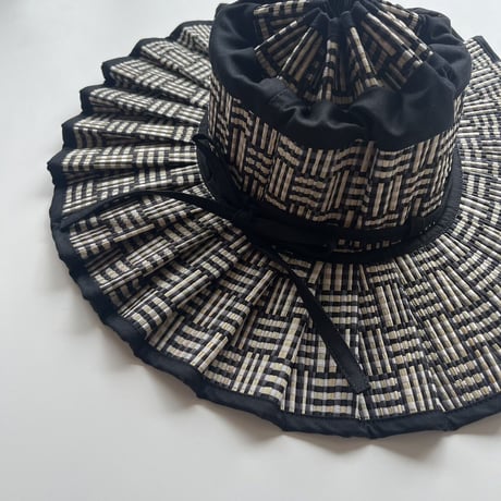 LORNA MURRAY  Black Bamboo Island Capri Child Hat