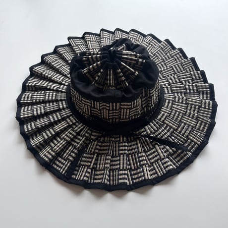 LORNA MURRAY  Black Bamboo Island Capri Child Hat