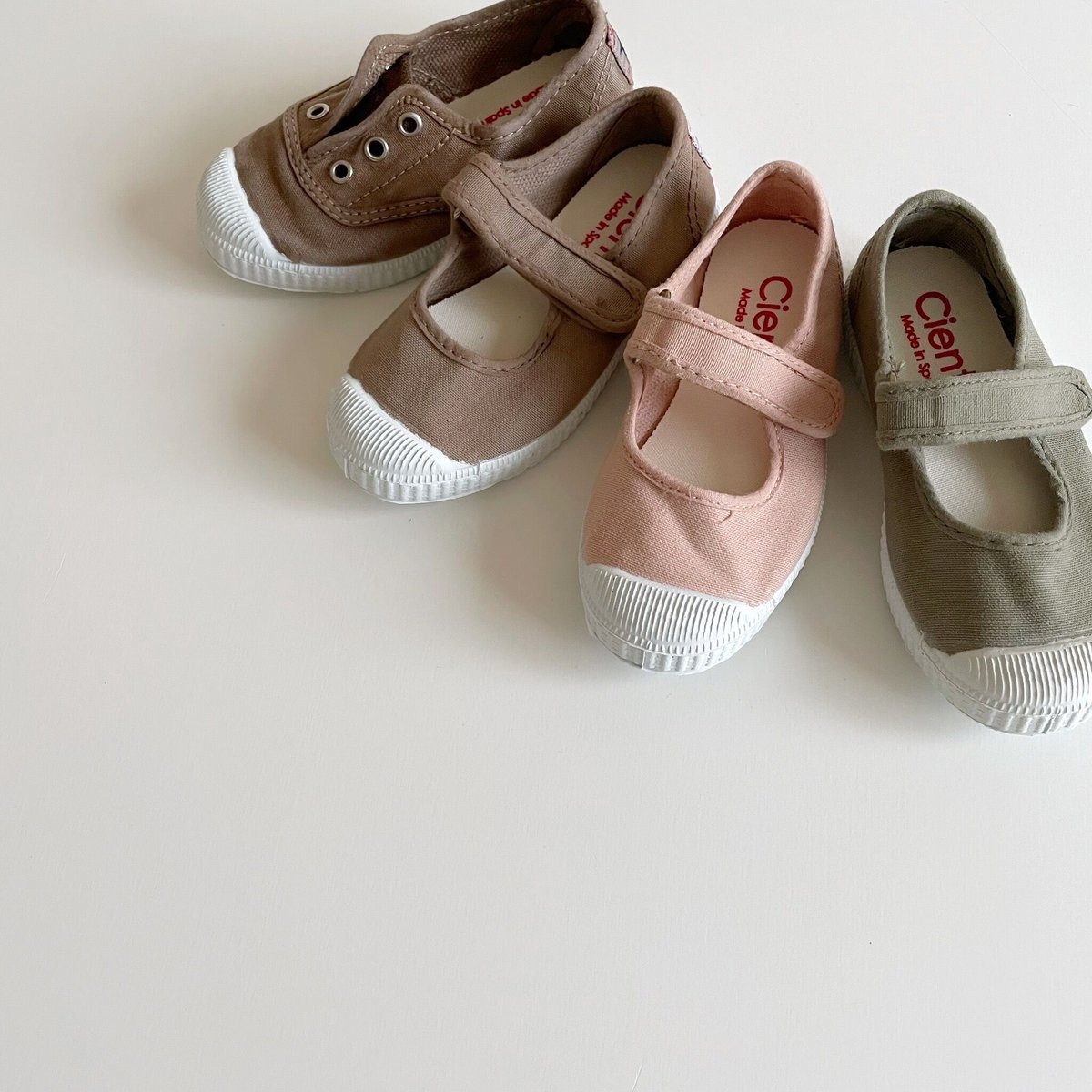 Cienta ベルクロワンストラップシューズ cemento | Baby Style LAB