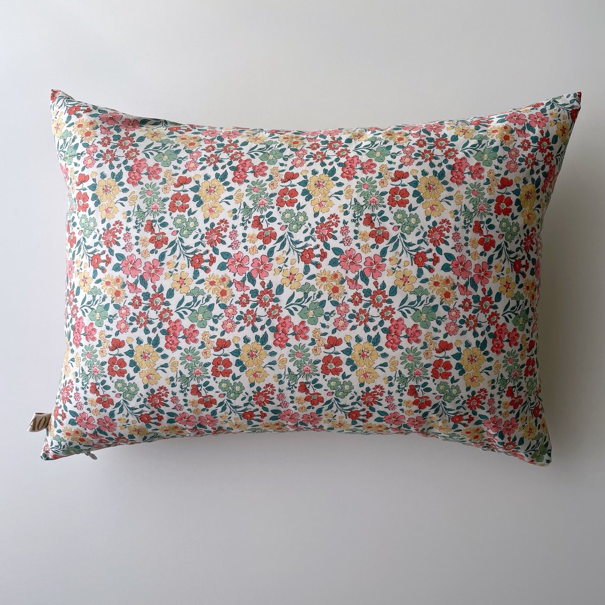 Embroidered cushion LOVE - yellow