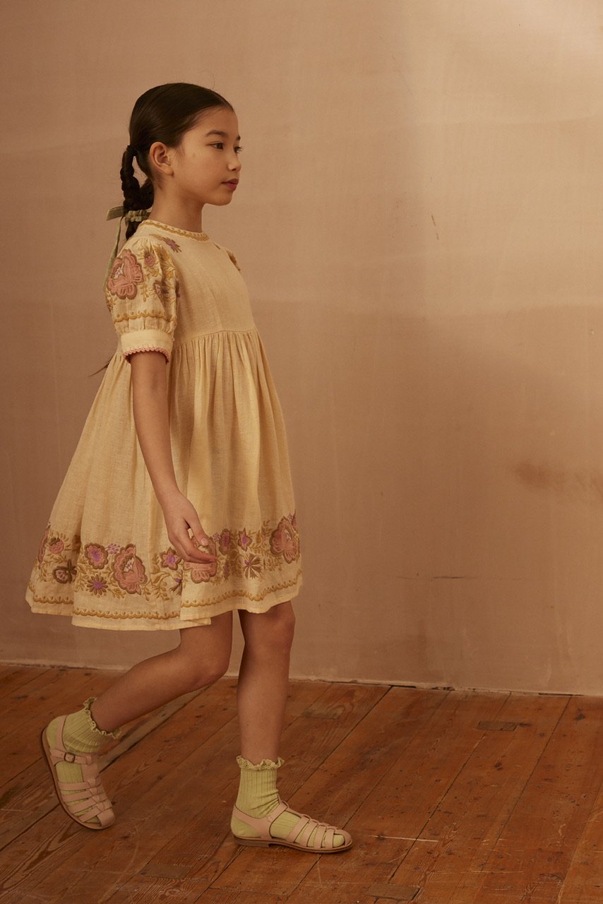 m*o様 apolina　アポリナ　Mya Dress　ワンピース　5-7y apolina mya dress花柄刺繍ワンピース 5-7y - メルカリ