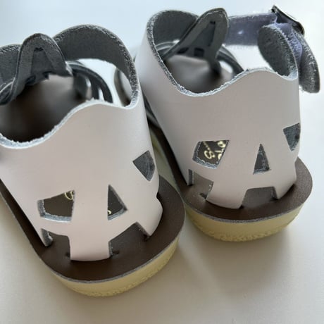 Salt Water Sandals　Shark - white US 5-12