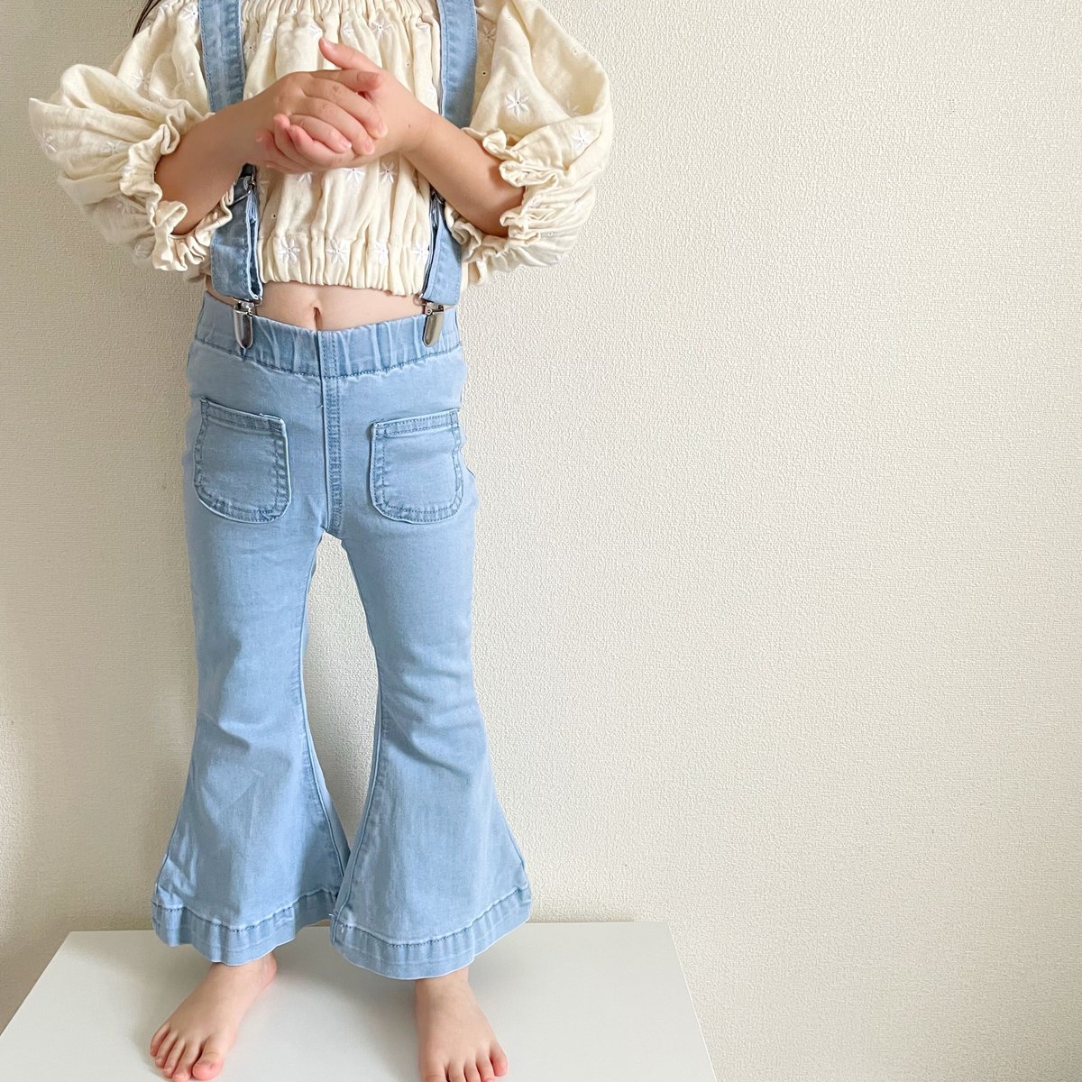 twin collective サスペンダー付きフレアデニム Twin Collective FARRAH FLARE JEAN - BLUE PATCH