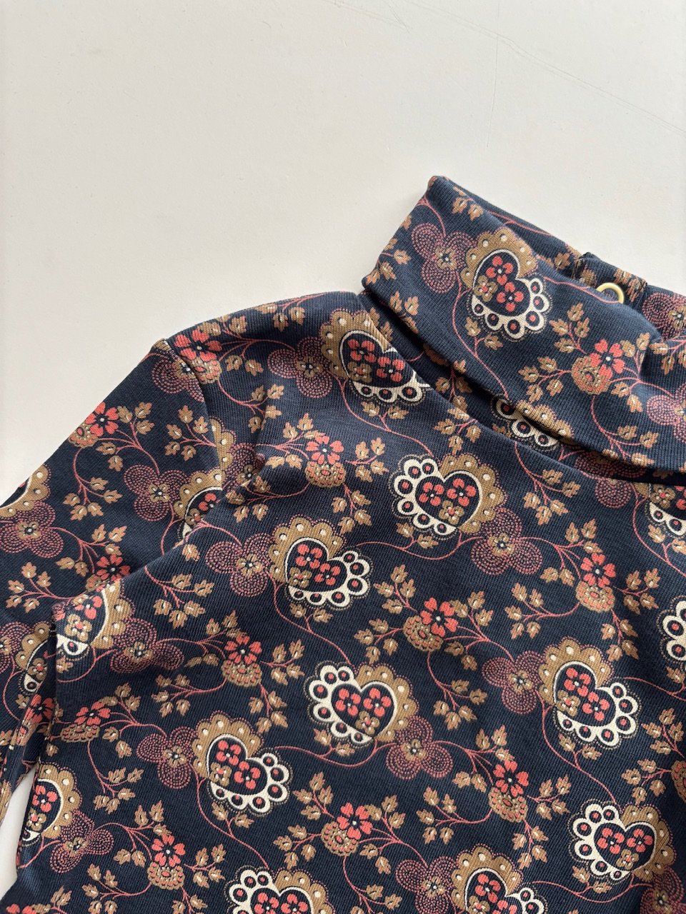 k*a様 misha&puff ruffle galaxy calico hea Misha & Puff Turtleneck - Galaxy Calico Hearts