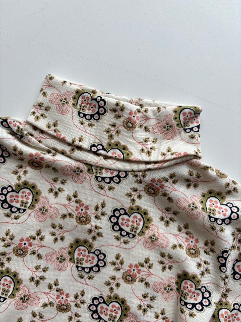 Misha & Puff Turtleneck - Sugar Calico Hearts |