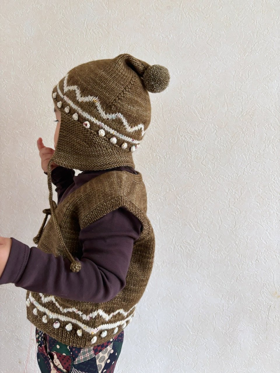 Misha & Puff Zig Zag Pointy Peak Hat - Nutshell