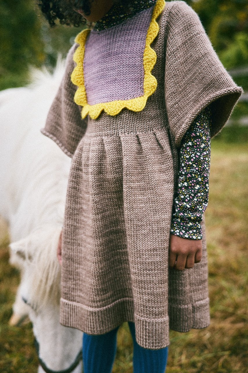 ロンパース・カバーオール misha and puff Scallop Bib Romper misha and puff Scallop Bib Romper
