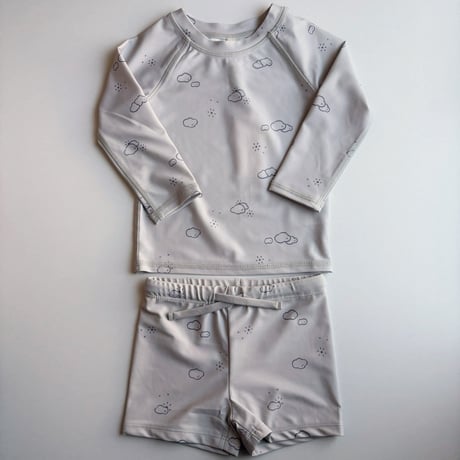 QUINCY MAE　FINN RASHGUARD + SHORT SET - CLOUD SUNNY DAY