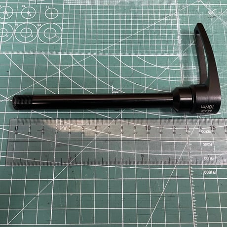 KCNC フロント用スルーアクスル