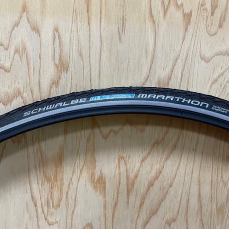 タイヤ 700×25c　シュワルベ　マラソン
