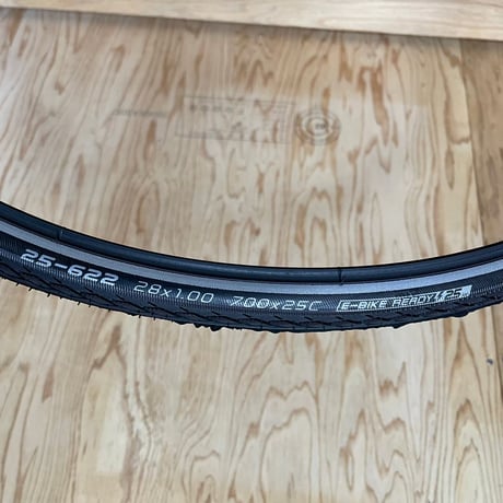 タイヤ 700×25c　シュワルベ　マラソン