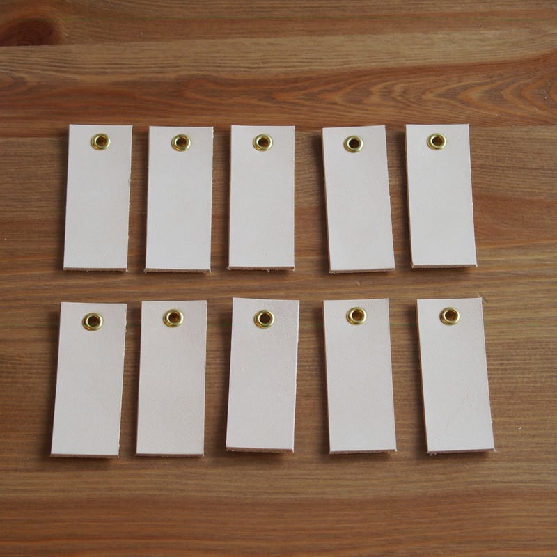 ヌメ革 レザータグ ハトメ付き (ナチュラル) | THREE's STORE