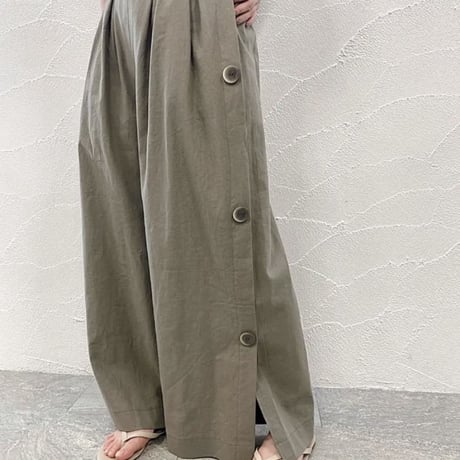 サイドボタンワイドパンツ