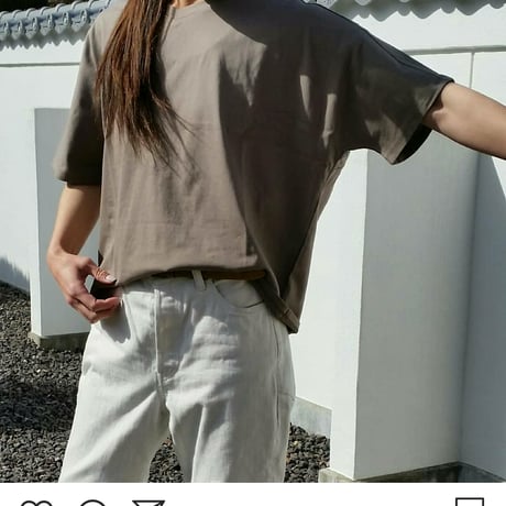 Rosiee 発泡プリントロゴTシャツ