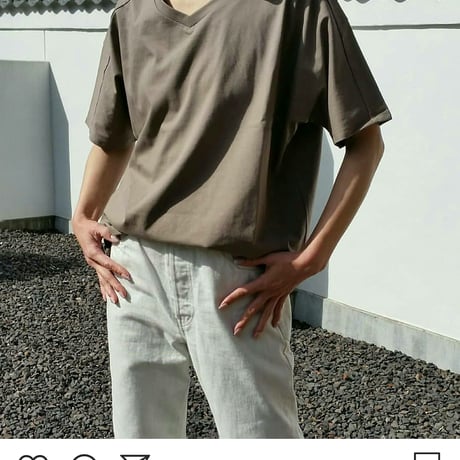 Rosiee 発泡プリントロゴTシャツ