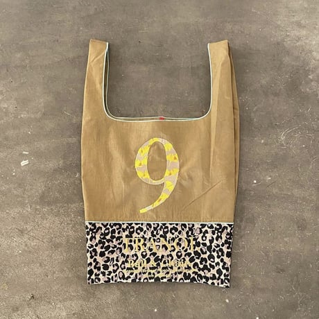 Tranoi ナンバリングバック