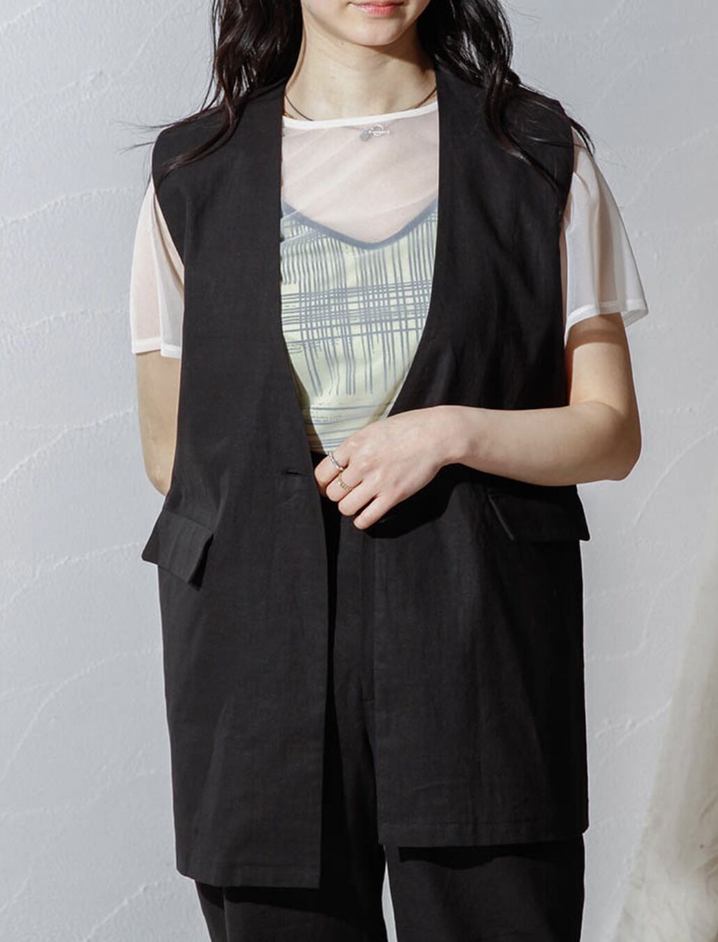 麻混ノーカラージレ BLACK | Rosier Doree