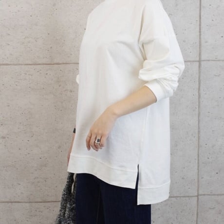 バックロゴチュニック丈ロンT