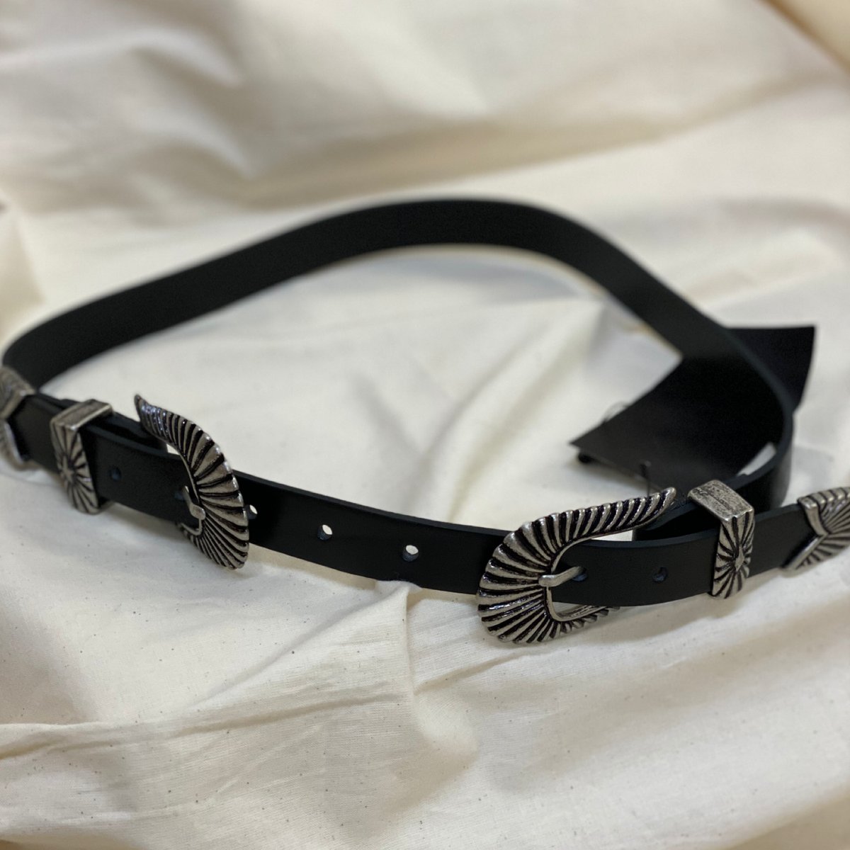 プティローブノアー　ダブル　ベルト　スウェード　レザー プティローブノアーダブルベルトスウェードレザー