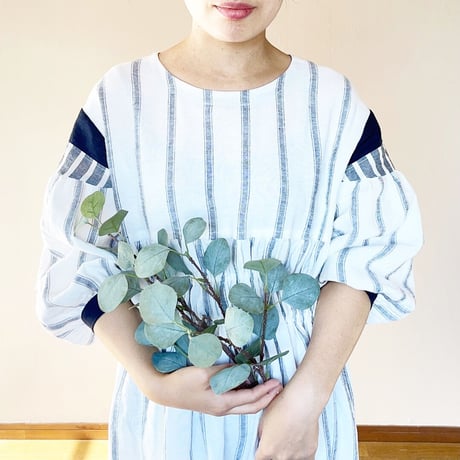 優しく上質なリネンに包まれる2wayワンピースドレス