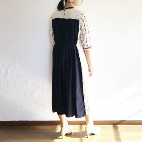 生成刺繍と紺の華やかなジョイントワンピース