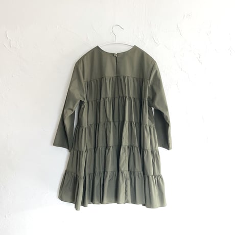 カーキ色たっぷりギャザーのティアードチュニック