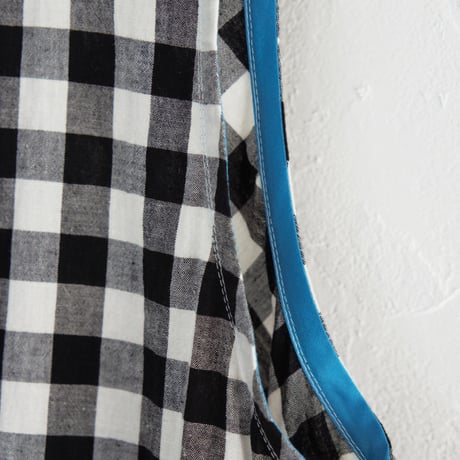 大人可愛い黒×白ギンガムチェックのノースリーブチュニック