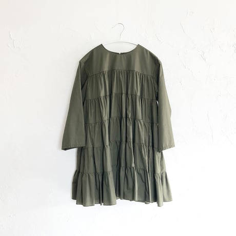 カーキ色たっぷりギャザーのティアードチュニック