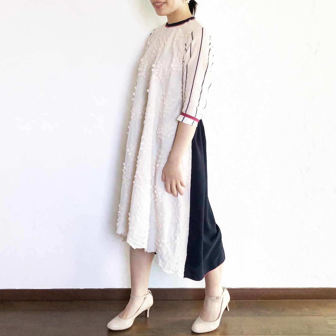 生成刺繍と紺の華やかなジョイントワンピース | 十 色 社