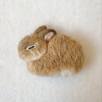 うさぎのブローチ06