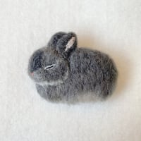 うさぎのブローチ05