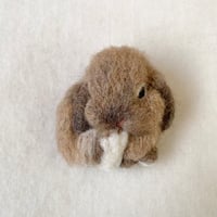 ブローチ08