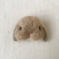お顔ブローチ10