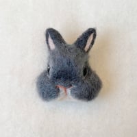 お顔ブローチ10