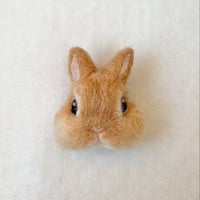 お顔ブローチ06