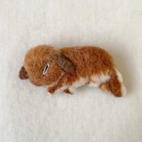 ブローチ06