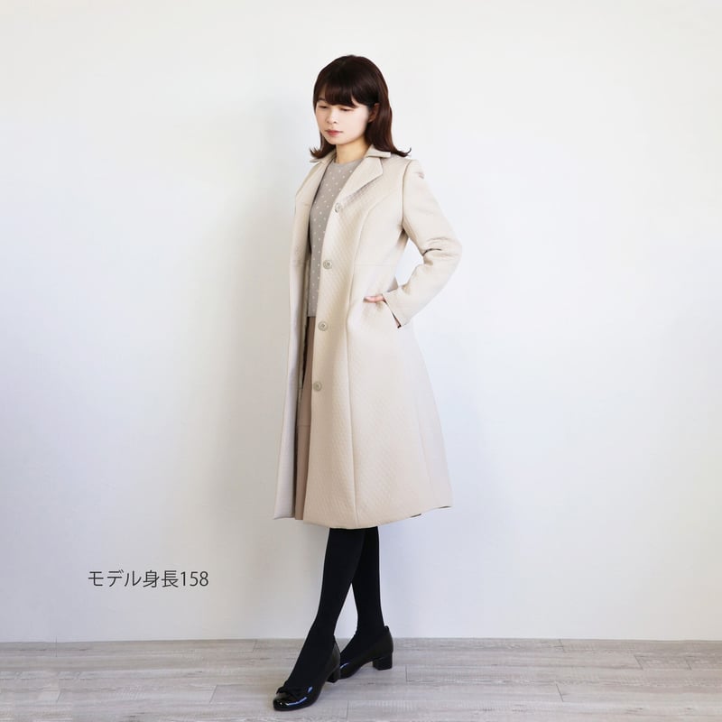 ダブルキルティング仕立てのチェスターカラーコート | jolie mignon