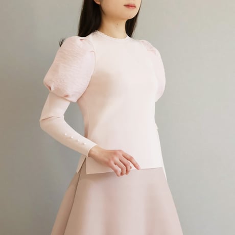 異素材パフスリーブ パール付き ストレッチプルオーバー【JM2373BE】