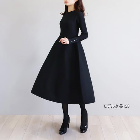ホールガーメント パール付き フィットアンドフレア 長袖ワンピース【JM2347BE】