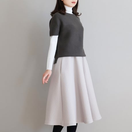 ホールガーメント 求心編み ニットベスト【オンライン限定】
