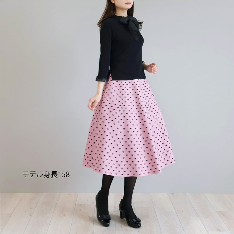 PASSIONE ハートモチーフロングフレアスカート　　着用1回 ロング丈】ハート柄 形状回復素材 ニットフレアスカート