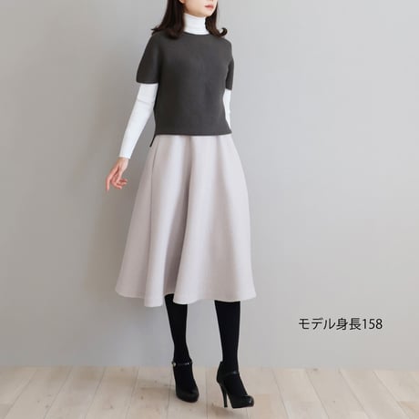 ホールガーメント 求心編み ニットベスト【オンライン限定】