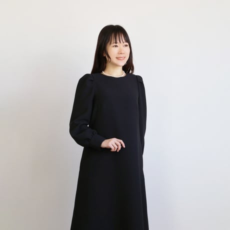 スッキリ見える Aライン パフスリーブワンピース