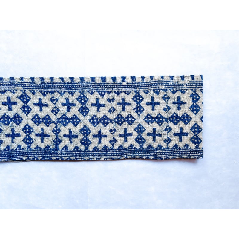 リメイクカットソー モン族刺繍 民族衣装 藍染 麻製 ヘンプ Hemp 布 mon-hemp-indigo03-s.jpg