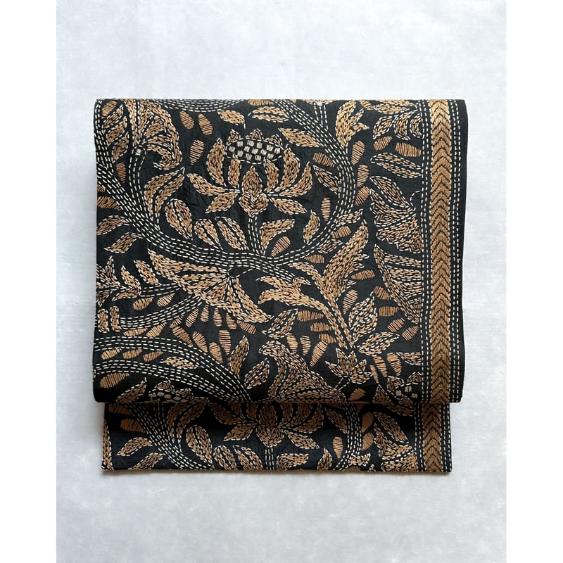 カンタ刺繍 九寸名古屋帯 黒に蓮の花（仕立て上り） | 古布と帯 夫々