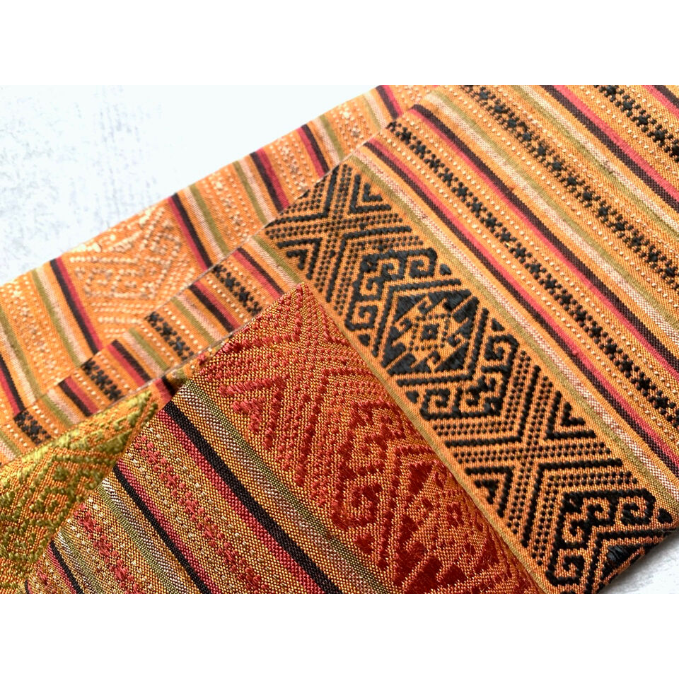 ラオス 浮き織りシルク 半幅帯 蜜柑色 | 古布と帯 夫々 -sorezore-