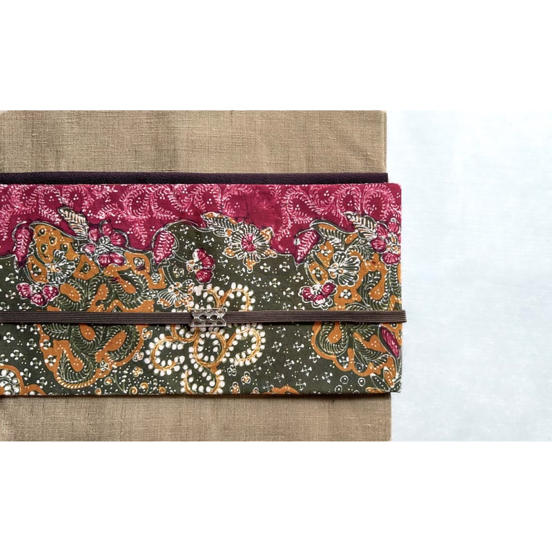 ジャワ更紗 九寸名古屋帯 苔色と真紅 草花文様（仕立て上り） | 古布と