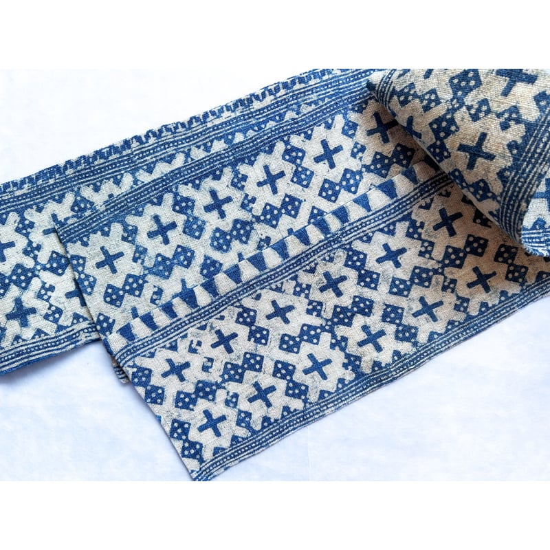 モン族 麻の半幅帯 藍染 クロスとドット | 古布と帯 夫々 -sorezore-