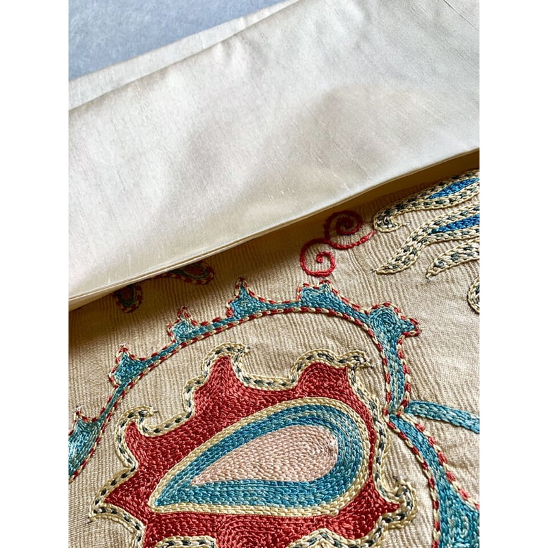 スザニ刺繍 九寸名古屋帯 鳥の子色C（仕立て上り） | 古布と帯